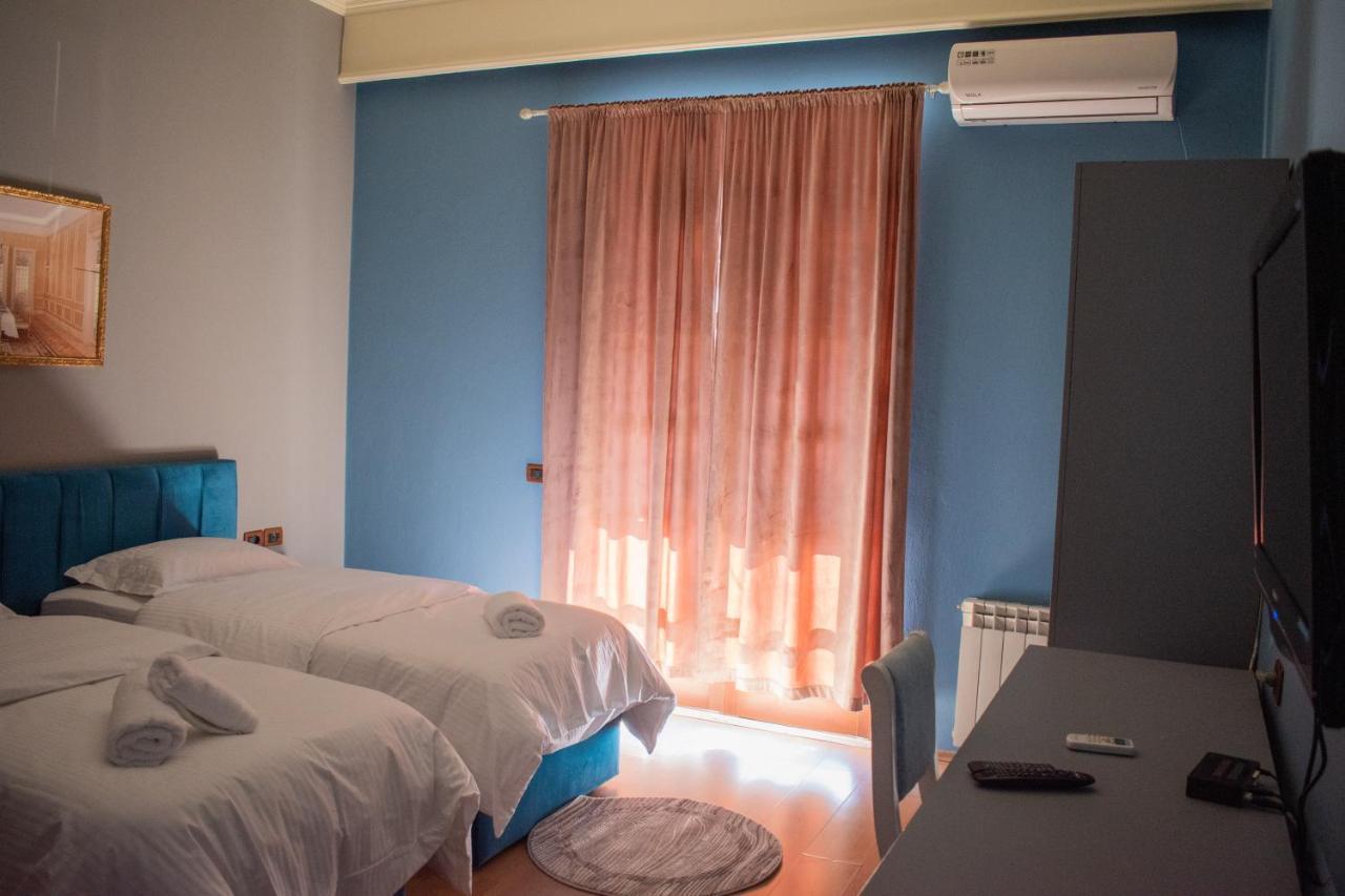 Hotel Tirona