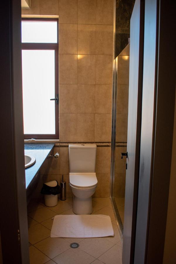 Hotel Tirona *